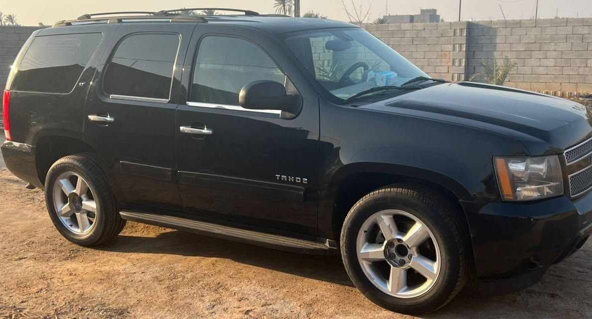 سلام عليكم  (تاهووووو)
ادوات ادوات ادوات 
الي يدور جديد ومايتعبك نقطة جراد مابيهه السياره 
موديل ٢٠١١
وكالة الغانم 
صبغ جاملغ امامي الايمن تجميل فقط
والباقي كفاله كفاله كفاله 
كفاله ضربه وكص وفتح وسرقه وعشاير 
السياره نافضها جديد من كلشي تفرعات المحرك فيت بم وعبوه كامله بلكات نوزلات  
دبه مال بريشر فابريتر امامي دوشمة الارضيه دوس جدد وبعد هواي شغلات نافضها ع ايدي سياره ما اتعبك ع اخر حبه 
وشرررررط ترايك ٢٠٠ 
مكاني بصره والسعر ١١٠ وبيهه مجال بسيط 
هـ/ ***********
مع جزيل الشكر
