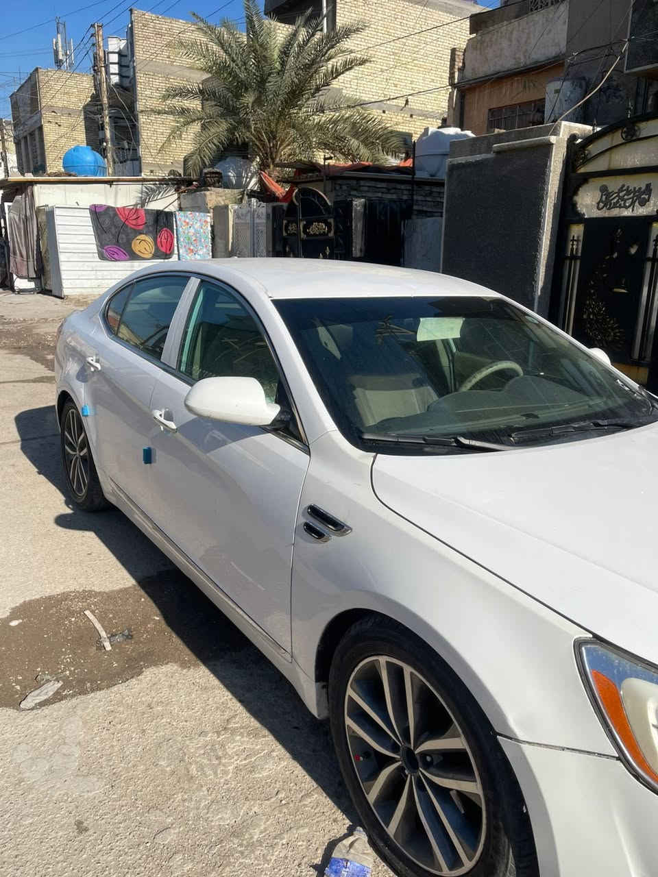 السلام عليكم كادنزا موديل ٢٠١١ رقم اربيل الجديد صبغ جاملغ وبنيد مكان السياره بغداد حي اور السعر ٨٨ رقم التلفون ***********
