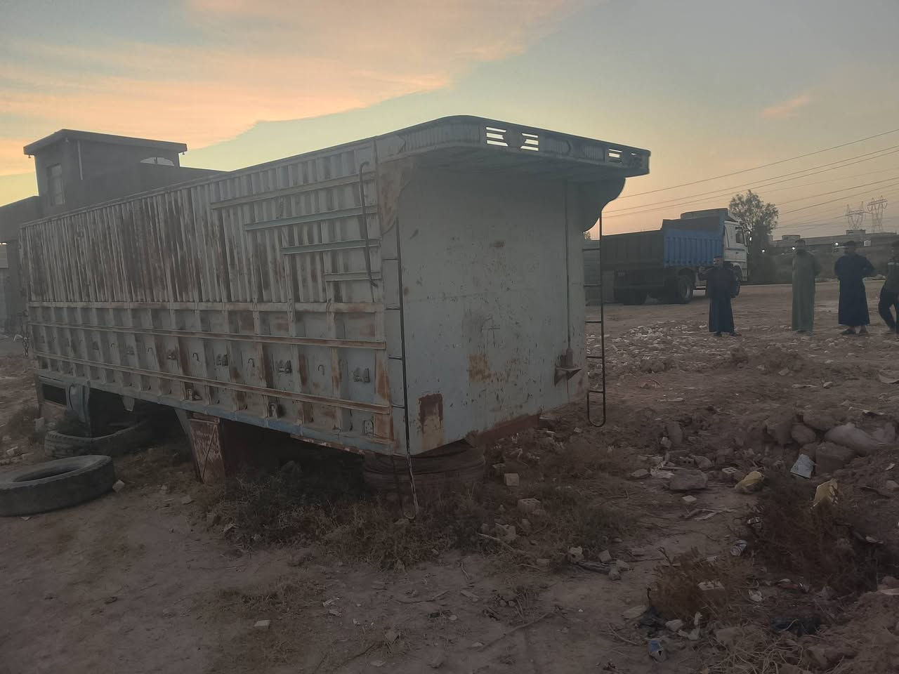 السلام عليكم بدي حديد للبيع المكان بغداد تقاطع النهروان للتفاصيل اتصل ***********
