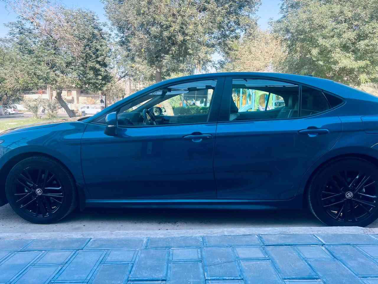 للبيع فقط
!! Toyota Camry SE Hybrid 2025 !!
          
              👌 مواصفات رياضة 👌

* ( رقم بغداد )
     
* المسافة المقطوعة : 10 الف كيلو متر
* سعة المحرك  2.5  هجين
* مقود تدفئه 
* مقود شفتات رياضة 
* دوسات بانزين بريك رياضة
*  تبريد شاشة كبيرة ديجتال 
* الدشبول شاشة كبيرة ديجتال 
* رادار أمامي 
* حساسات أمامية
* حساسات خلفية
* لايت زينون عالي/ناصي
* سلايد  فتحه سقف وضعيتين 
* مفتاح التشغيل بصمة
* تشغيل عن بعد
* شاشتين دجيتال كبيرة 
*  كاميرا دوارة
* الانارة الداخلية LED
* المقاعد جلد
* حركة المقاعد الأمامية كهرباء مع تدفئة
* الجامة الأمامية والخلفية هيترات ضد الضباب 
* مثبت السرعة
* وضعيات القاده 4 نورمال وقتصادي وسبورت و EV مود
* غيار السرعة / الگير(Traptronic units)
* حساسات ضغط اطارات
* قطعتين تبريد
* هاند بريك كهرباء
* ABS
* Auto Hold
* Auto Stop 
* تحديد المسار (Lane Assist )
* نظام مانع الانزلاق ( Traction Control )
* Bluetooth / USB 
* Wireless  شاحن هاتف

سيارة وارد امريكا حادث بسيط بدون دواخل وشواصي و جميع الايباكات سليمه 

السعر اتصل ودلل 
***********
