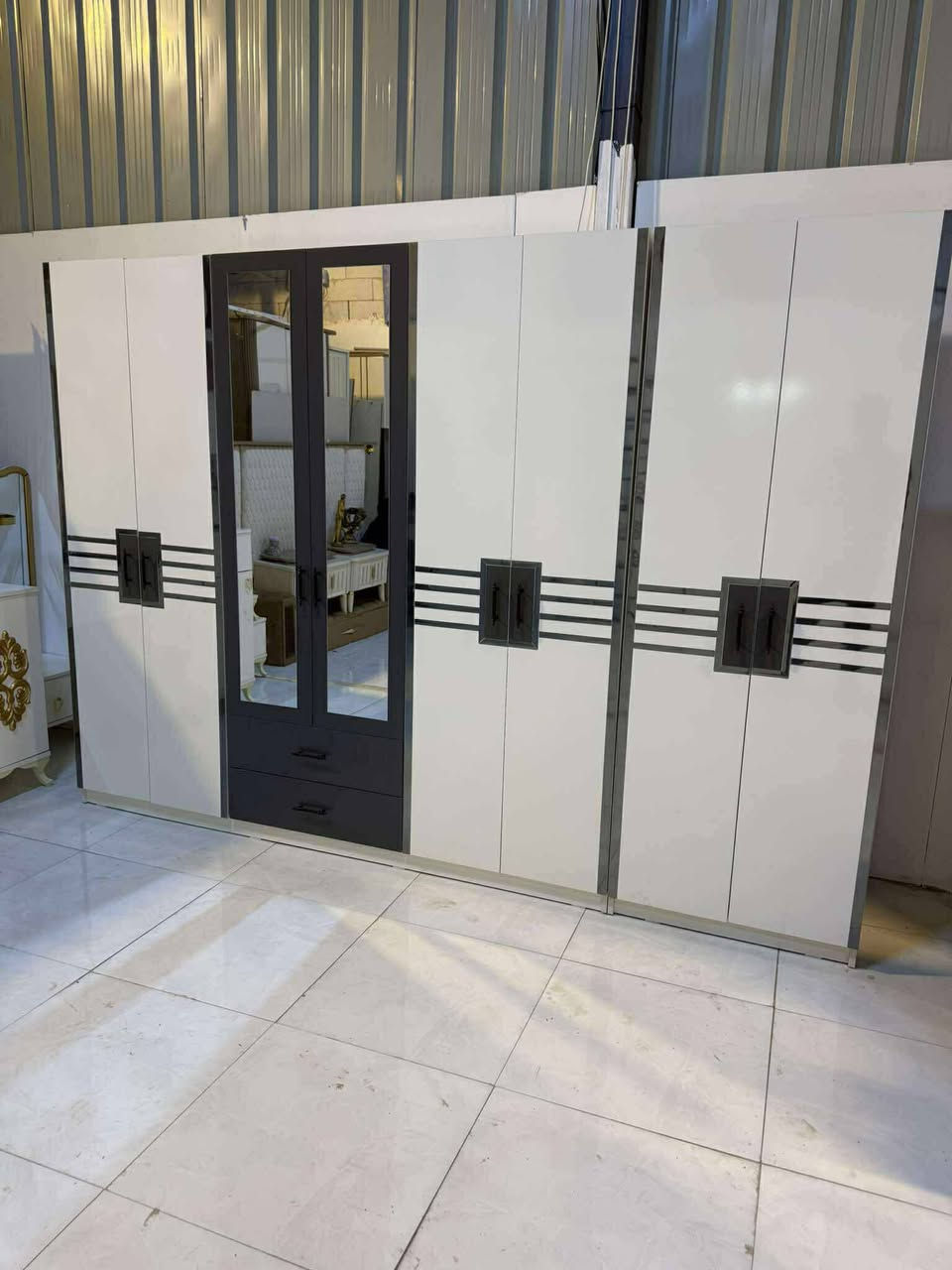 غرفه نوم مستخدام
نضافه 90فقط نصب 
10قطع كنتور طفل اضافي 
نضام بيبان 
سࢪير جك خزان 
قماش وتر بروف 
نازڪه موديل 2026
***********
نقل وشد مجانا داخل بغداد 
سعرها950/900
