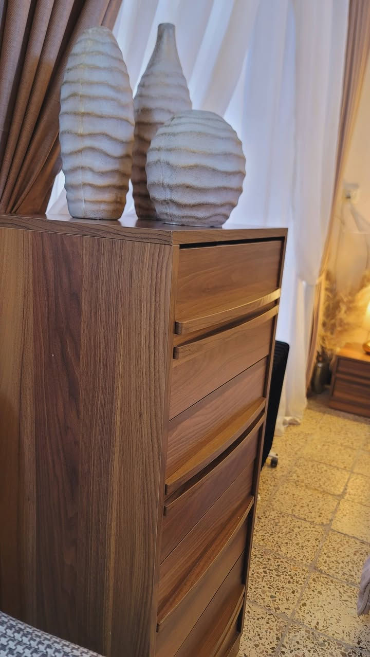 للاستفسار على الرقم ***********
