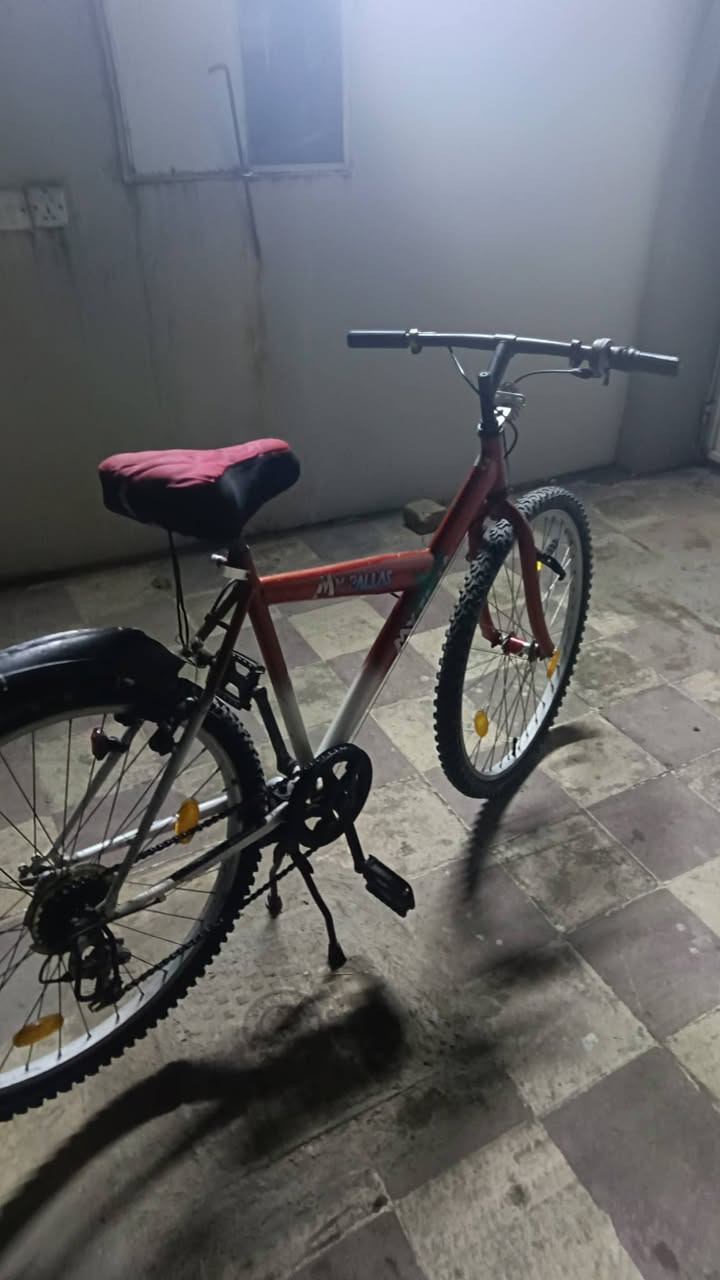 سلام عليكم
بايسكل للبيع حجم26
مال بالة ياباني قوي 
جوب تاية امام والورا جدد جوبلس
مكينة نوع SHIMANO  
بايسكل نضيف الله شاهد مايحب عطل
ناقصو قمجة مال بريك امام بالف او الف نص يرجع شغال
ووقافية مال بالة جك نص الله شاهد اليوم مشتريها
وبيه اغراض مثل
سلة 
جنطة
ستاند مبايل بس يفرق بل سعر
السعر بدون اغراض 67وبيه مجال
معا الاغراض 76وبي مجال 
للاستفسار اكثر اتصل
كورك ***********
اسيا***********
