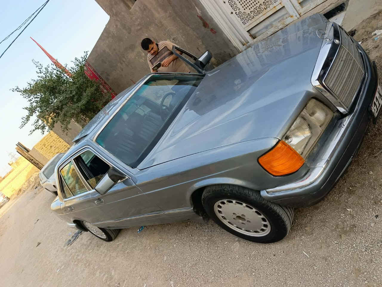 سلام عليكم مرسدس جامبو باب قصير موديل 1988 رقم بغداد انكليزي سنويه 30 هزه جديده محرك VVT_i 3000 فيشتين محرك كير كفاله
قواعدها بلاديه دون تصليح او خياس كراسي جلد مشطب تخم تاير جديد حداده نقص فقط شموع سياره صبغ عام سبب الجراد للاستفسار اكثر 
*********** اتصال
