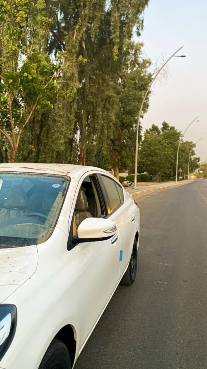 سلام عليكم  
نيسان صني مصري موديل 2025
مواصفاتها معروفه المصري اشاير بالمري 
شاشه بلاديه  4تحكم جام كهربائي  تبريد قطعتين داخل بيجي
سياره ماشيه 37كم 
السياره بلاديه
ب130وبيه مجال قلليل
***********
