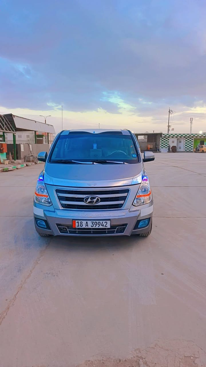 السلام عليكم ستاركس 2018 مسكر ادبلو محوره سبلاين سياره جديده كفاله مصفره من كل شي جاهزه السياره مرايا 20 ويالة 20 بك لايت 20 رقم بابل انكليزي باسمي  الثانويه الجديده للثلاثين باقي التفاصيل أتصال ***********
