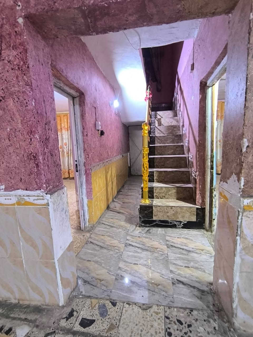 بيت للبيع بحي الشعب مساحه 220  محجوز مبادره للستفسار تصال ع رقم ***********
