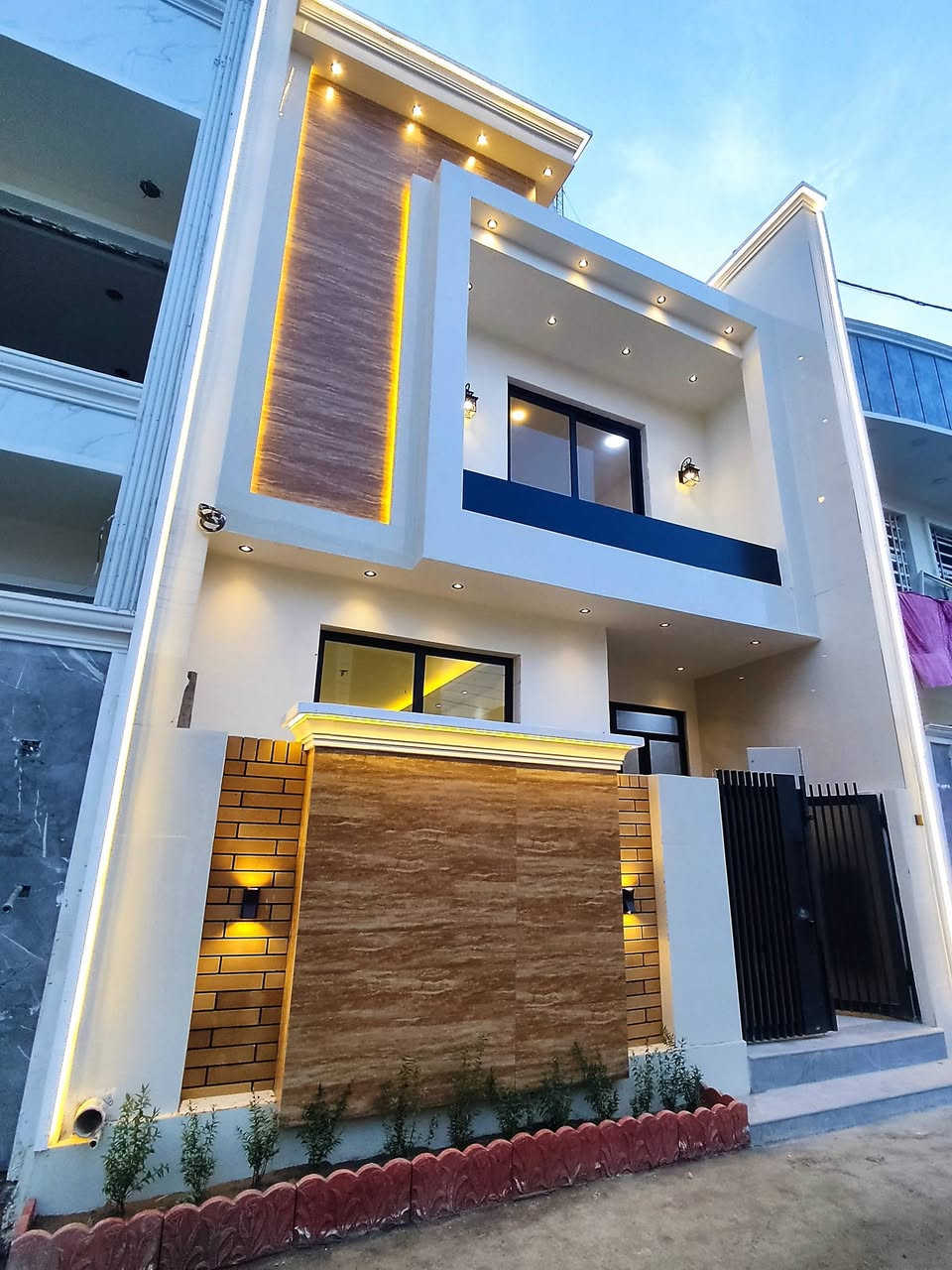 السلام عليكم
دار للبيع المساحه 100
الموقع البوعيثه مجمع السلطان
3غرف نوم و2 مجمع صحيات
تفاصيل اكثر *********** واتساب
