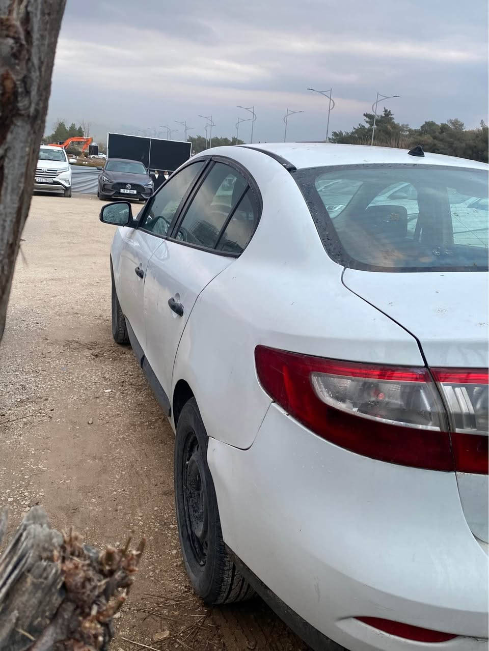 بوناوی خوای گەورە 
ئادمینی گوڵ🌹
ڕینۆ فلونس ٢٠١٣ گێڕو مەکینە بیلاد بەشەرت بەس ماشەلای ئەوێ سەنەوی پلاستیکی ئەسڵی و پاکانەی لەگەڵە بەشەرت براوەو موسو ئەوەلیات مەفرەزەو مرورو دارو بەرد 
کارەبی هموو گیانی بەشەرت ٤ تایەی لۆکی لەژێرە دەعمو لێدراوی قورسی نیە ٣ بۆ ٤ پارە جە بۆیاخە بە حیزام ئەی فرۆشم ئاوێنە کارەبای سوکان ڤۆلێۆم گەرمیو ساردی بەشەرت سەیارەکە بیانو برە ماڵی دۆستە 
ئەگەر موشتەرت نیت سەرمان مەئشێنە ٤٥ گەڵاو مەعامەلەیە برایانە 
*********** ڤایبەرو واتسئاپ لەسەرە السليمانية, العراق
