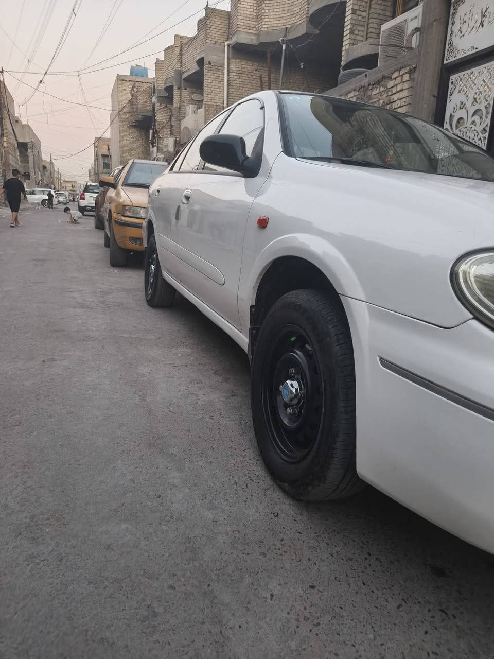 للبيع نيسان سني ٢٠٠٩ استخدام شخصي كفاله ماعده طخه بالباب ع بارد الوره وصبغ بتكمه الجوه ع كد شبر تبريد ثلج مكينه و كير حداديه تخم تاير دلوب كله جديد سيارة جديدة وخير من الله العنوان بغداد البلديات شارع المصرف السعر105 ورقه وبيها مجال بسيط الرقم ***********
