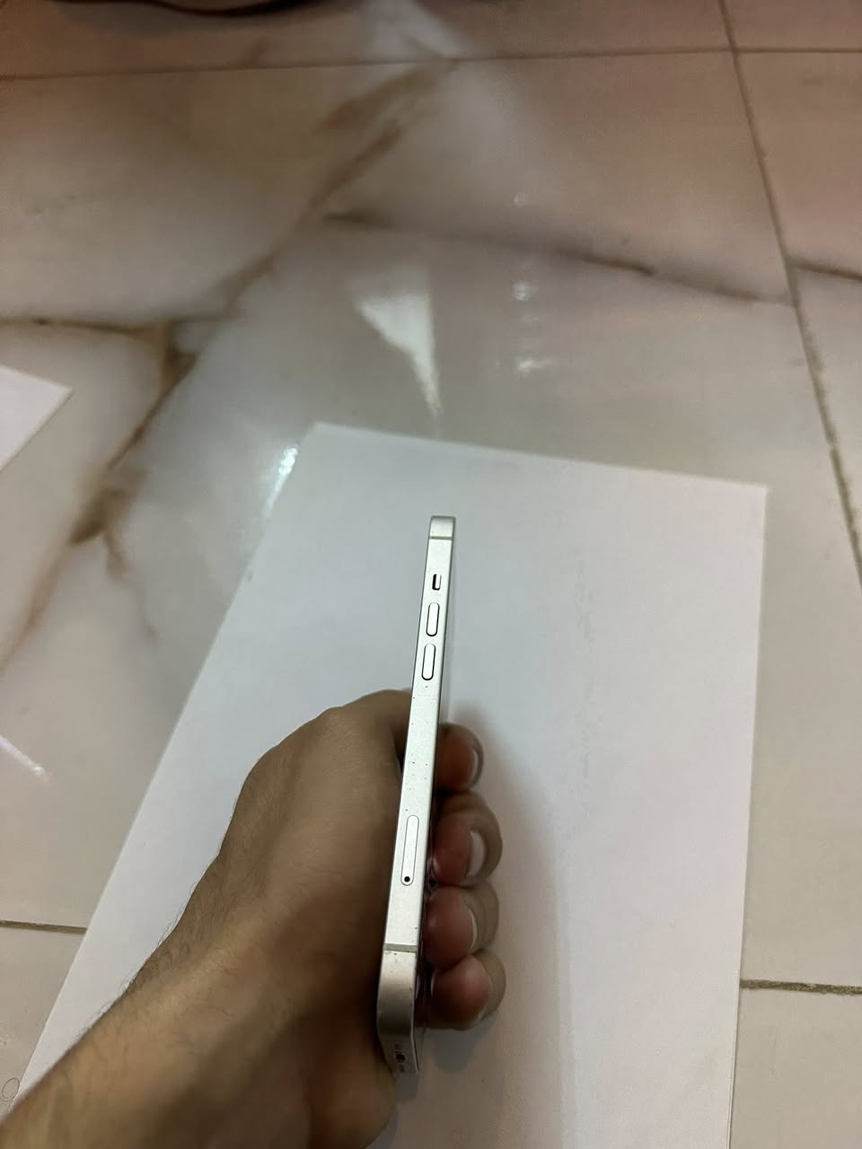 ايفون 13 كامرتين بطارية 71
ذاكر 128
السعر ٣٥٠
بي خلل بسماعة الاتصال 
مكاني بصرة

تواصل ***********
