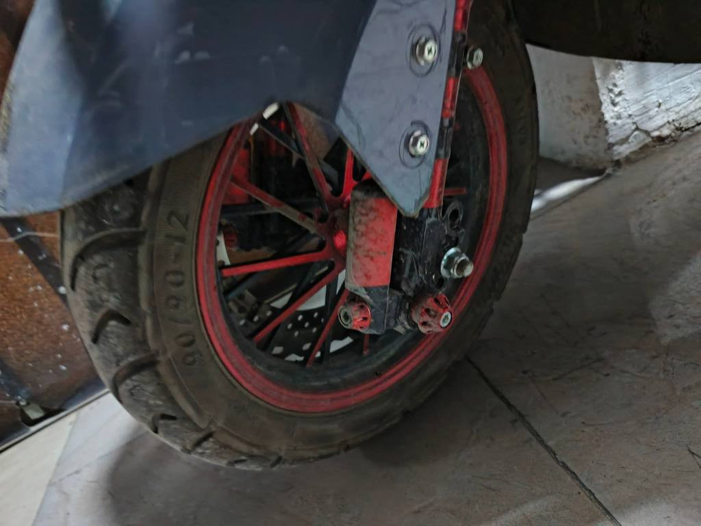 السلام عليكم 
دراجه شحن نوع سكنس موديل 2025 للبيع
ملف 3800 
بطاريات بحاله جيده جدا 
مكاني بغداد الغزالية 
السعر 900 وبيها مجال 
*********** بغداد, العراق
