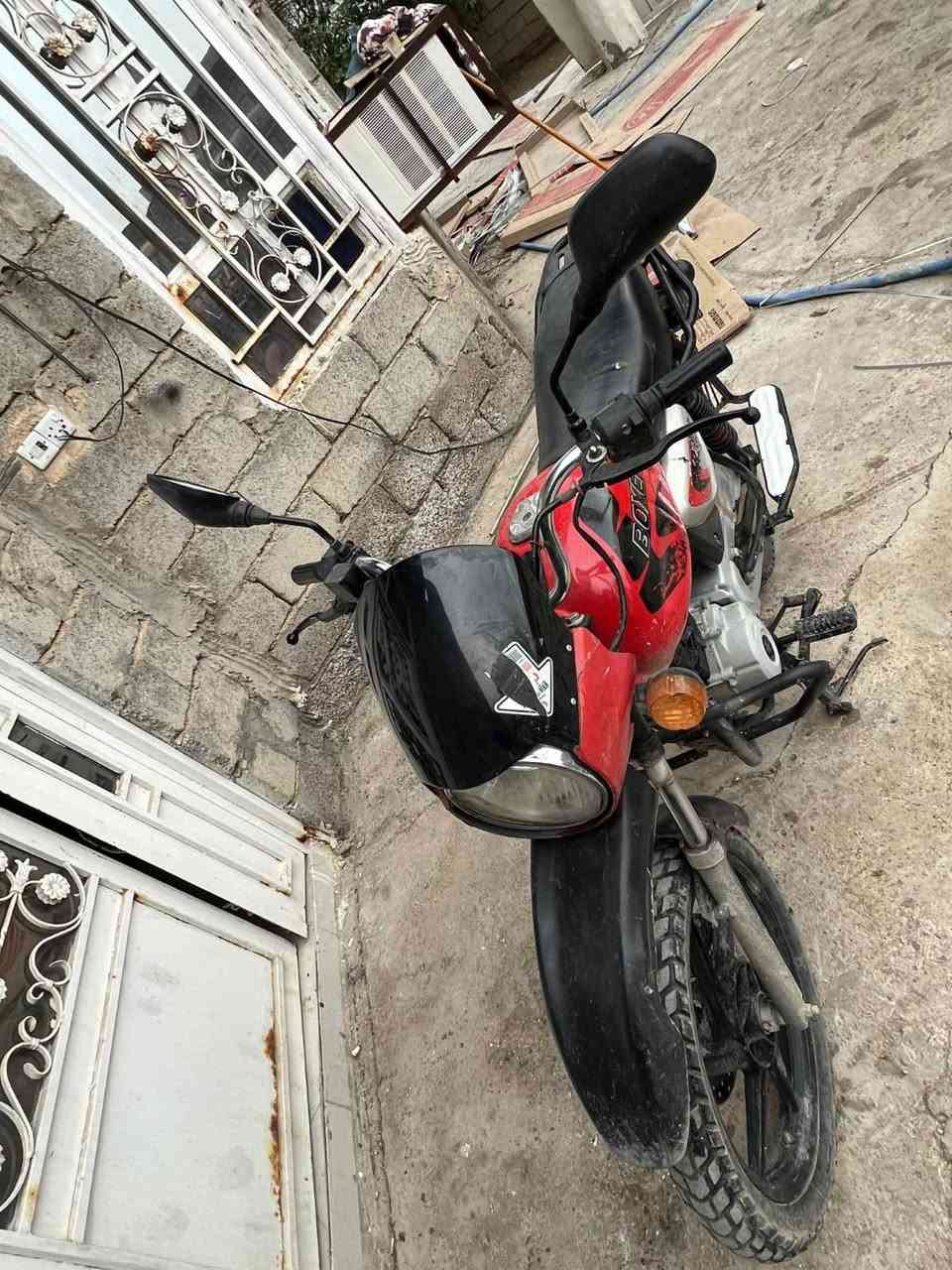 سلام عليكم ورحمة دراجه بوكسر للبيع مرقمه ديالى موديل ٢١كفاله درجه من كال نواحي دراجه مال بيت مكاني بعقوبة تقاطع عبدالله بن علي سعر خاص ***********
