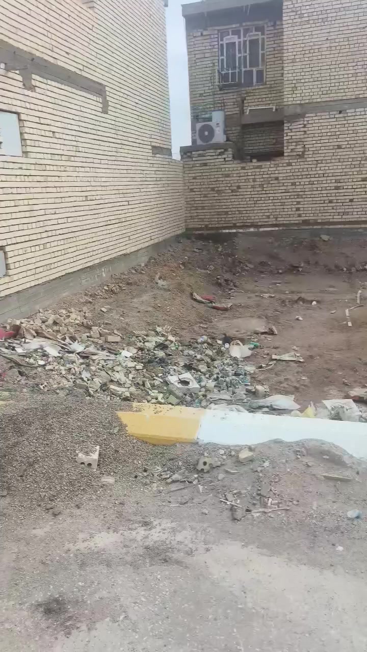 100متر طابو سند 25 م
داخل مجمع فول خدمات مباشر عشارع المجمع صاير 
بيع مستعجل السعرررر ٤٠ مليون 
العنوان كربلاء عامود ٣٥٠ 
مجمع بغداد النموذجي
***********
