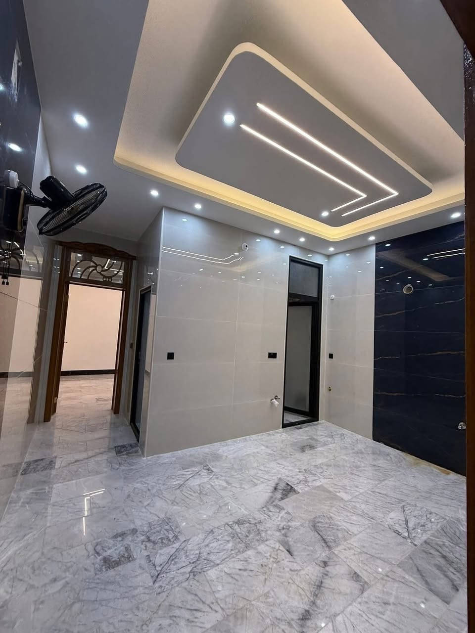 للايجار …..للايجار 
📍بيت للايجار 100م في حي الوفاء طابقين بناء حديث 

🔴يتكون من 3 غرف نوم 
🔴صاله 
🔴استقبال 
🔴مطبخ 
🔴حمامات 

🩸البيت بناء حديث على الخريطة الحديثه 

❇️للاستفسار مراجعة مكتب الغدير للعقار – حي السلام – شارع ابو الدجاج       *********** 📞
