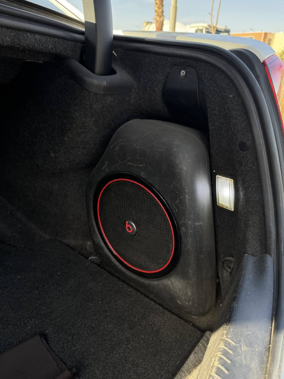 كرايسلر اوباما دبل لحية اصل S موديل 2018 فول مواصفات لون ابيض ثلجي
مواصفات 
*بانوراما 
*بصمة 
*دبل لحية 
* سستم صوت beats
*كشنات جلد
*تدفى كشنات 
وباقي مواصفات معروفة 

مكان السيارة دهوك معارض الجديدة 

السعر : اتصل 
***********
***********
