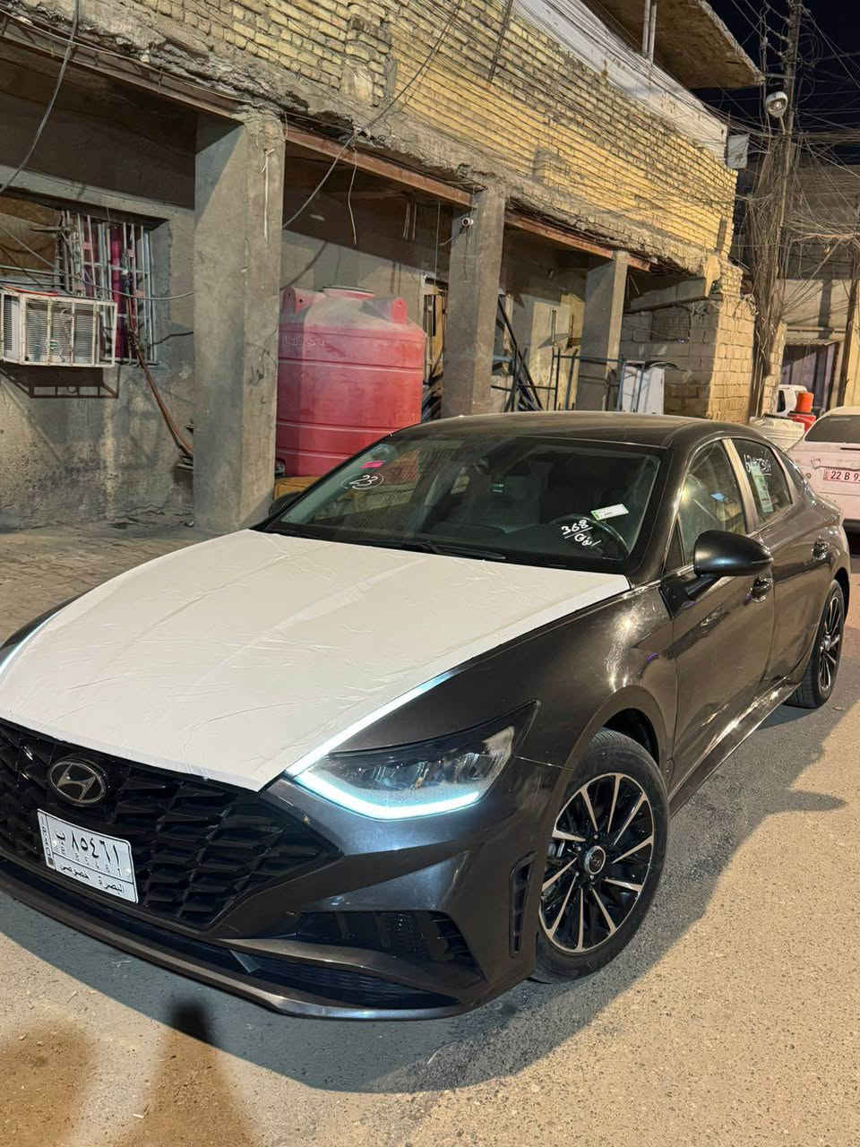 سوناتا ٢٣ وارد امريكي 
ضربه ربع بنيد بارد 
جاملغ مصبوغ باب مصبوغ باب خلف سايق بارد 
تبديل قبق جنطه
مواصفات 
بصمه حساسات كامره 
شاشه كبيره تدفئه كشنات 
مثبت مسار 
٢٥٠٠ تنفس طبيعي 
ماشبه ٥٦ الف 
سياره كله محسن ودهن اصلي السعر 160  رقم صاحب السياره *********** Singapore
