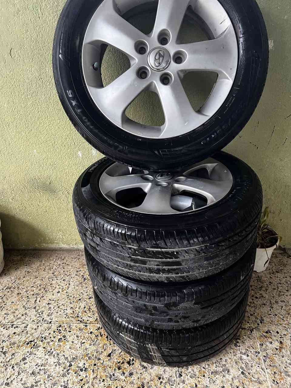 للبيع
تخم ويل كب وتاير الاصلي افانتي النترا حجم ١٦
السعر ٤٠٠بي مجال 
مكان موصل ايسر


**إذا كنت صاحب هذا الإعلان وتريد حذفه لأي سبب، رجاءا أرسل رسالة إلى الدعم الفني**