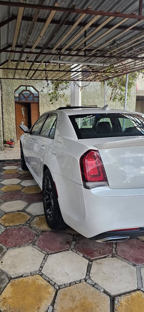 ✅️كلايسلر اوباما موديل 2018 S
✅️ رقم بغداد دولي جديد مع سنويه جديده 
✅️ وارد كندي حجم المحرك: 3.600 
✅️ تو ويل 
✅️ ايرباكات: سليمة 
✅️المسافه المقطوعة 72 الف ميل mi
 ✅️ شاشة كبيرة
✅️  كامرة خلفية
✅️  تحكم استيرن 
✅️ تحديد المسار للقيادة الذاتية 
✅️ بانوراما 
✅️ كشنات جلد S كهربائية + تدفئة 
✅️ ويل  عنكبوت 20
✅️ تبريد جاهز 
 ✅️ لايت زنون
✅️ سبايدر خلفي 
✅️ بصمة تشغيل 
✅️  بصمة أبواب 
✅️ تشغيل عن بعد 
✅️ شفتات استيرن 
✅ ️هيتر بالمرايه  
✅️ هزه جديده تخم تاير السياره جديده احلى من الصور السياره جاهزه وخير من الله مكينه كير كفاله 
✅️الضرر خشم الجاملق موضح بالصور تبديل جاملق الايسر مع البنيد الغود السياره سليمه السياره بالكامل سليمه تحويل ثاني يوم المكان البصره قضاء المدينه رقم الهاتف ***********
✅️السعر 265 ورقه وبيها مجال حق الجيه والله يرزق الجميع
