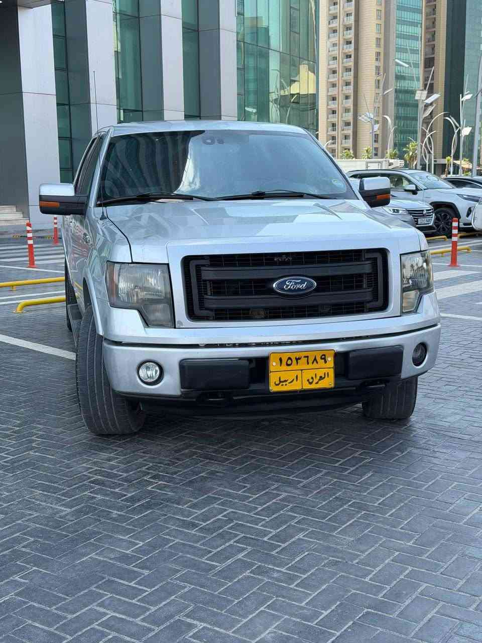 کوردی عربي
***********

فۆرد F150 
مۆديل:٢٠١٣ شەریکە نیڤای سفڕ کیلۆمەتری هەولێر دەرگا گەورەی بۆدی بچووک گێڕ لە عەردی سلایت مەکینە ٨ پستۆن فۆر بای فۆر دەبڵ ئەکسڵ فوول مواسەفات تەبرید و گێڕ و مەکینەی بەشەرت یەک دینار مەسروفی تێدا نیە ئەوەی شارەزابێت لە سەیارە دەزانێت ئەو مۆدێلانە ٢٠١٣ پەلکی بۆیاغی فڕێ دەدات شوێن شوێنی بچووک بۆیاغ کراوە بەڵام من بە حیزام دەیفرۆشم بەو کەسەی موشتەریە نرخی : ١١٧ وەرەقە 

***********
فورد F150 مودیل ٢٠١٣ شركة نيفا صفر اربيل باب كبير او بدي صغير  محرك ٨ سلندر فور باي فور دبل اكسل فول مواصفات مابيهة الف دينار مصرف تبريد مشتغل كير محرك بشرط اي واحد ادا اعرف بالسيارة هو اعرف هادا موديلات اروع كشر مال سبغ مكان مكان صغير مصبغ بس اني ابيعها بالحزام صبغ 
السعر:١١٧ ورقة
