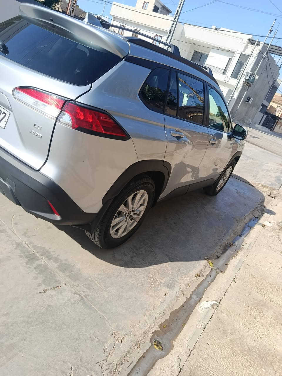 كورلا كروز موديل 2023
حادثها جاملغ السكن صبغ 
حافه البونيد صبغ 
مواصفات رادار امامي و جانبي 
سقف سلايد +بصمه تشغيل عن بعد 
ويل كروم لايتات Led 
سياره دفع رباعي مرغوب 
بعد بيها هواي مواصفات 
رقم اربيل بأسمي جديد رقمتها 
مكاني كركوك ـ حي واسطي 
السعر 174$
رقم الهاتف *********** 
راسلني واتساب عندي فيديو كامل للسياره مفصل تحياتي
