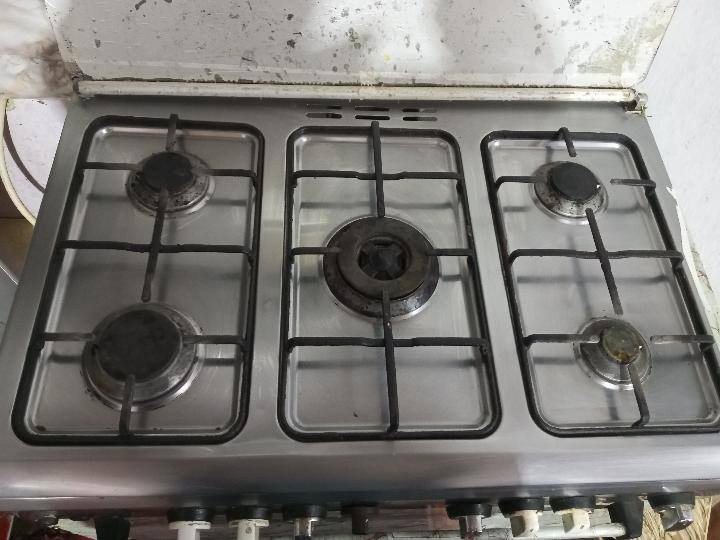 طباخ نضيف للبيع ***********
