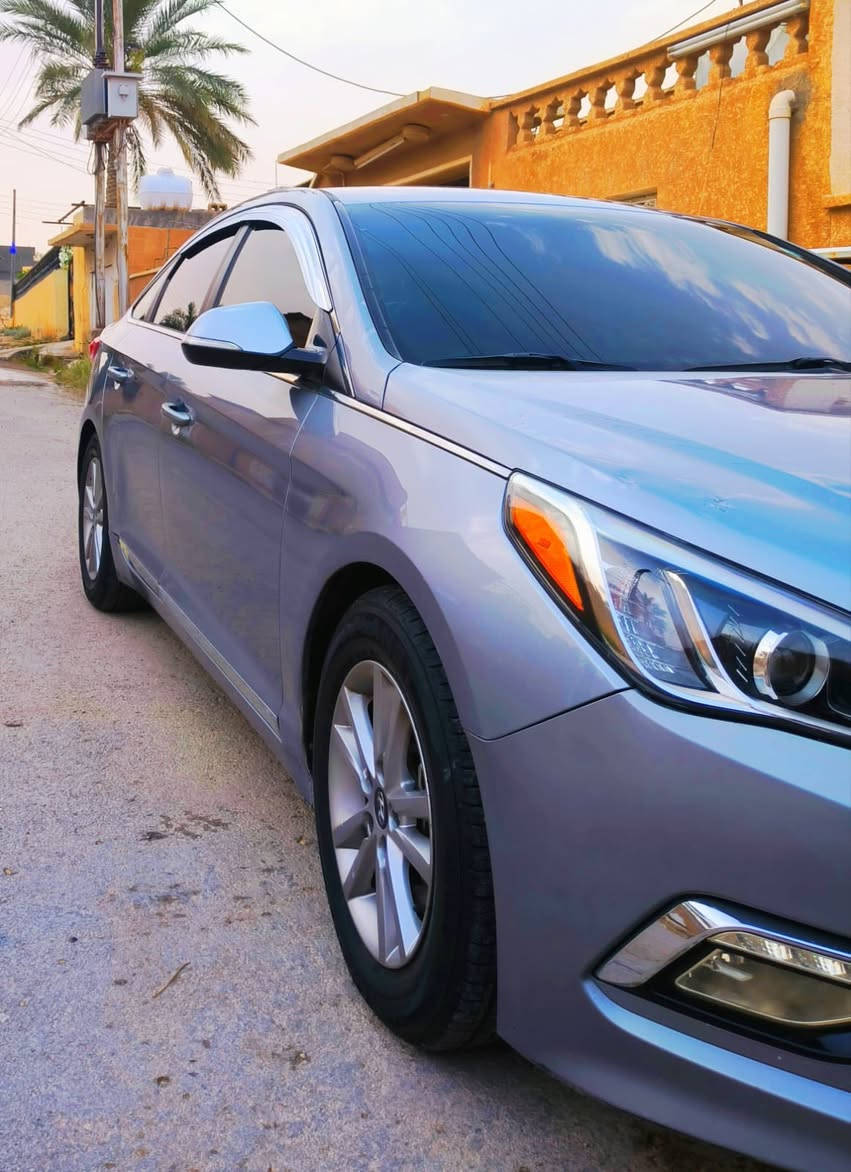 السلام عليكم سوناتا ٢٠١٦ وارد أمريكي رقم شمالي بيها باب السايق مبدل السعر ١٣٠ وبيها مجال بسيط مكان السياره الانبار حديثه  
للاستفسار اتصل ***********
