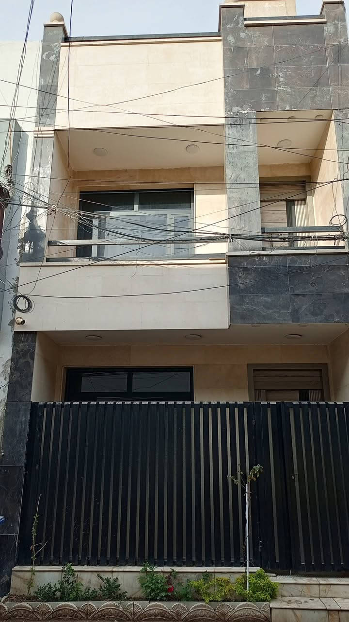 بيت 70 متر  استقبال  و مطبخ و 3 غرف نوم و 3 حمامات 
زراعي حي تونس افاق عربية فرع جبل برگر  
السعر على الخاص  ابو روان ***********
