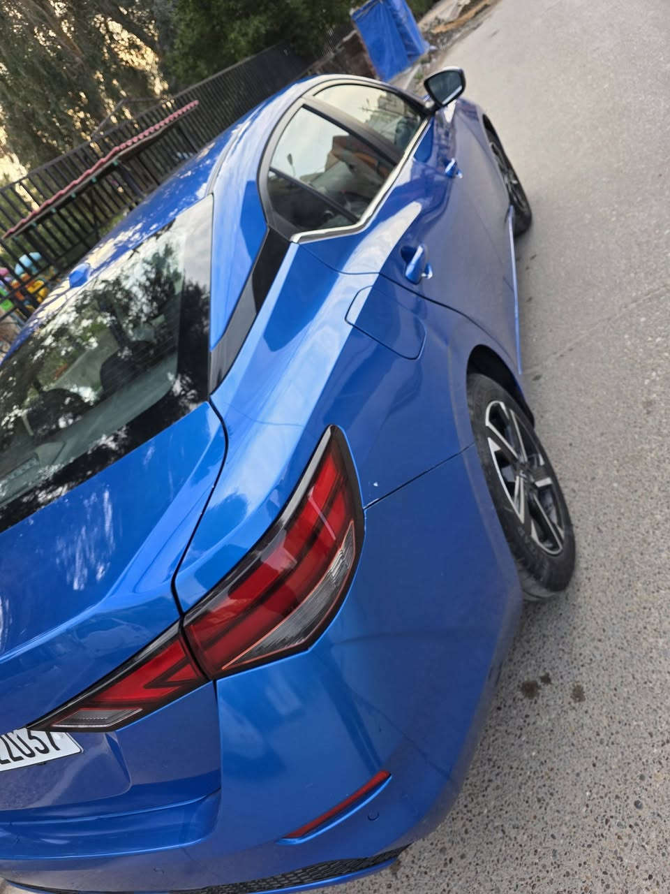 السلام عليكم #للبيع سنترا 2025 وارد امريكي نص مواصفات SV ماشية 16 الف
رقم اربيل جديد بأسمي تحويل شوكت ميعجبك
سيارة جاهزة وكاملة من كلشي وكلش نضيفة وجديدة
تبريد ثلج كير مكينة خير من الله
حادثهة بامريكا طخات بمكانات مختلفة ايرباك دركة راجع
رقم الشاصي:3N1AB8CV8SY224813
مواصفات السيارة:
مكينة 4 سلندر 2000
تشغيل بصمة
شاشة كبيرة
كامرة خلفية
شاشة عدادات
رادار امامي جانبي خلفي
مثبت سرعة تفاعلي ذكي
مانع تصادم امامي خلفي
مانع تزحلق
دكمة ايكو
سايد بريك رجل
دكمة سبورت بالكير
اوتو ستارت انطفاء المحرك عند التوقف
وبقية المواصفات المعروفة....
مكان السيارة:سبع ابكار
السعر:140 وبيهة مجال
للاتصال:***********
