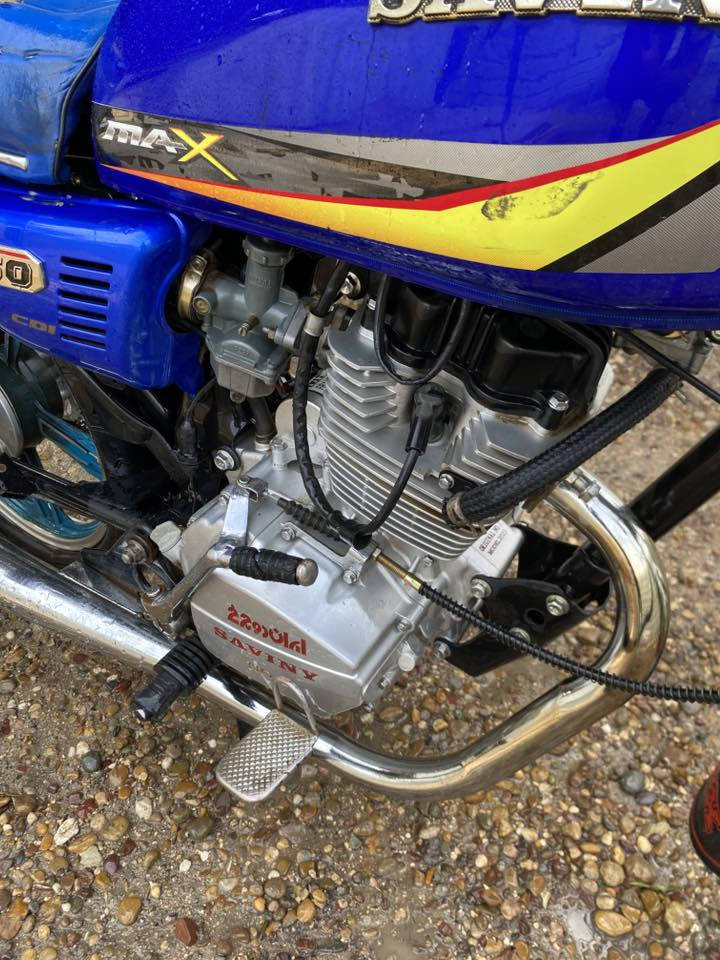 السلام عليكم ايراني سيفان خمسه كير للبيع الدراجه خير من الله لا تبخير ولا تنقيص مكينه برغي ممدود عليه اكفلك المكينه الدراجه موديل 23 ممتعوبه السعر 550 وبيها مجال نقص اوراق مابيه اكفلك سرقه وعشاير مكاني بغداد البياع التواصل ***********
