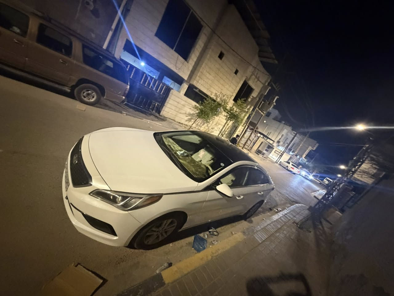 سوناتا ١٧ امريكي 

ابيض صدفي ١٢٥  بيها مجال قليلي 

سيارة رقم اربيل وكاله عامة بسمي 

***********
