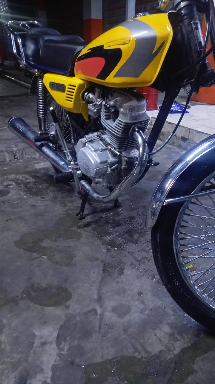 السلام عليكم دراجه ايراني للبيع الدراجه قدام عينك ما بيها اي نقص مكان كركوك سعر 360 ***********
