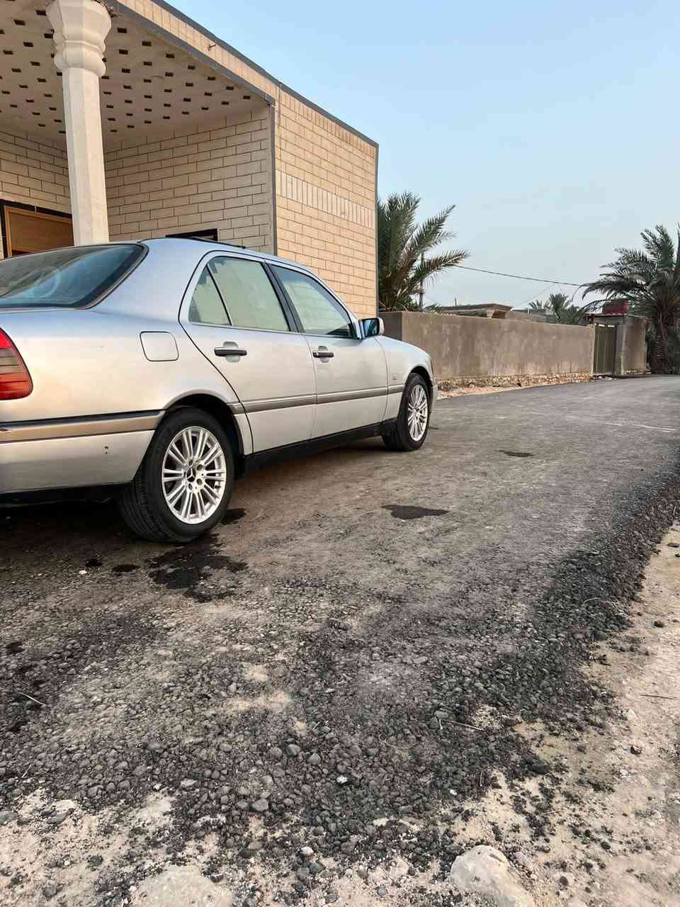 سلام عليكم مارسدس بنز نوع 230 سياره جاهزه بل كامل 
تخم تاير جديد = حداديه جديده = كهربائيات بل كامل شغاله = اضأه زنون عالي وناصي= سياره متعوب اعليه 
رقم دهوك شرط المداور تشتري داور كبل مكينه 4 سلندر بلاد صافيه عله اخر حبايه مكاني المثنى رقم الموبايل  
 *********** سعر مناسب مقارنت بنضاف سياره سياره جام اوتو سستم سماعات بلوتوث وشاشه اندرويد وكامره سعر 58 وبي مجال
