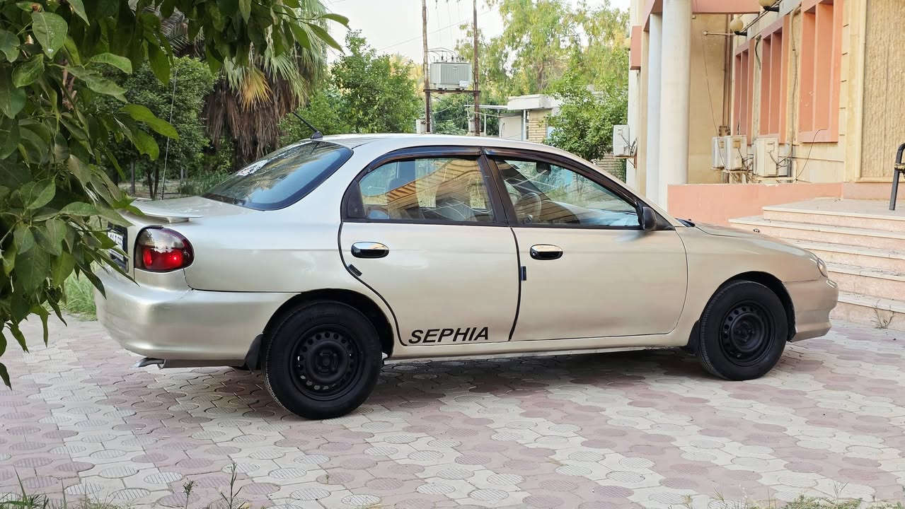سلام عليكم تحيه طيبه لجميع المتابعين ❤️للبيع فقط
***********
كيه سيفيا موديل 97 محرك بلاد كير عادي 
بدون ضربه مصبوغه عام فقط لجماليه رقم بغداد انكليزي باسمنه شرط التحويل 
التفاصيل ~~~~~~~~~~~~~~~~
كيرو محرك شرط لاصرف لابخار 
تبريد ثلج 
تخم تايرات جديد 
شاشه 
صدر امامي خلفي جديد 
باتري جديد 
اربع جامات كهرباء شغال 
دوشمه كاعيه وكوشنات جديد 
كهربائيات كلهه شغاله بدون اي نقص 
واعتذر ماجاوب التعليقات والخاص لان ممتواجد علنت الشراي يتصل ويدلل 
مكان سياره ديالى / خانقين سعرهه ----38
