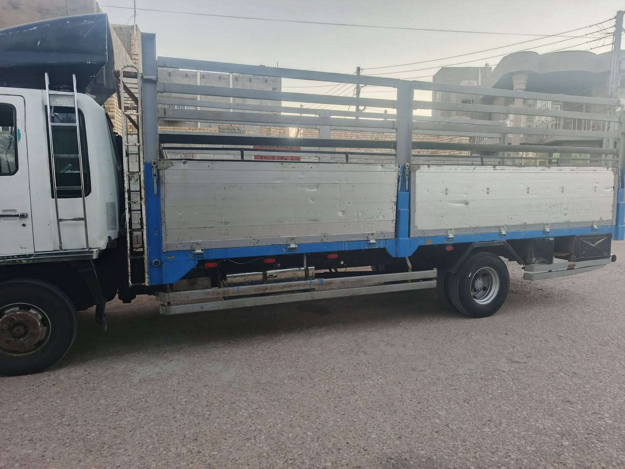 للبيع أنكر 80عادي طول ستة وربع السعر 140
***********
