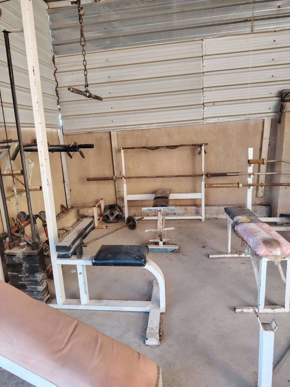 من رخصه مسؤول الكروب قاعه منزليه متكونه من مساطب عمل ومساطب صيني درجة أولى وشفتات متعده وأنواع من الدنملاص أمريكي وصيني ومجموعه من الأقراص وزن ١٢٠
وبكره سحب وجهاز سحب منحنى مكاني ديالى ناحيه هبهب رقم الهاتف ***********
