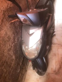 سكني فحل كوري رصاصي مابيها شي بس كايمة سعرها ٤٥٠ وبيها مجال مكاني الشع...