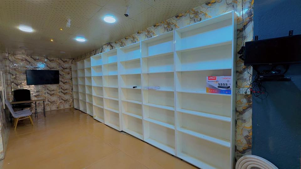 فاترينات 
متوفر 30 قطعة 
متر في مترين ونص عمق 20 

سعر القطعة 35 الف 
بغداد الجديده


**إذا كنت صاحب هذا الإعلان وتريد حذفه لأي سبب، رجاءا أرسل رسالة إلى الدعم الفني**