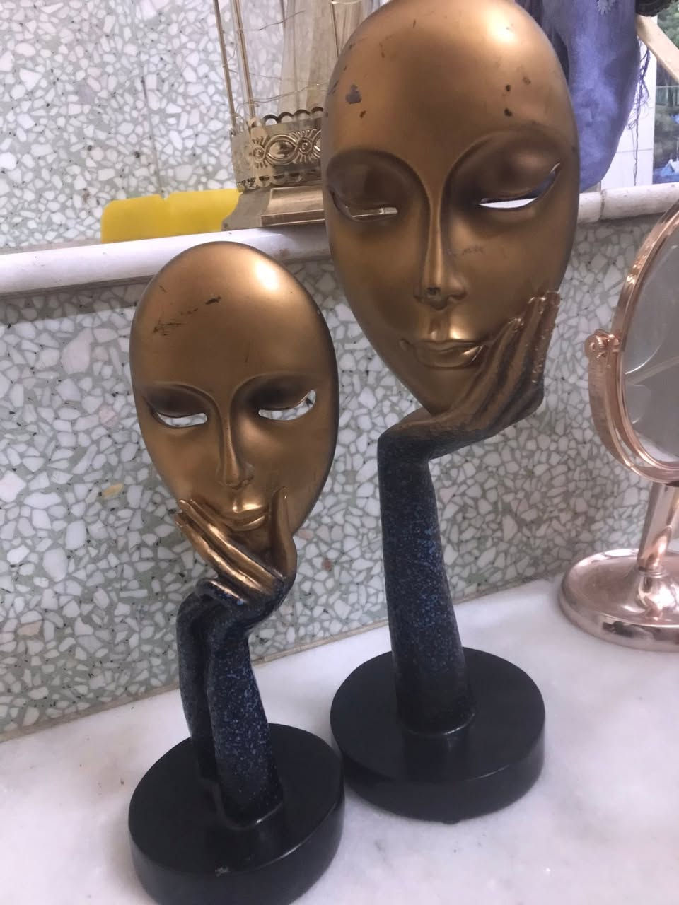 مجموعه تحفيات وفوانيص  للبيع
الفوانيص الزوج ب٨

والفانوص الصغير ب٥ 

التحفيات الزوج ٨اصليات سراميك الثقيل

التبلامات الزوج ٦

مرايه ديكور ب٣


**إذا كنت صاحب هذا الإعلان وتريد حذفه لأي سبب، رجاءا أرسل رسالة إلى الدعم الفني**