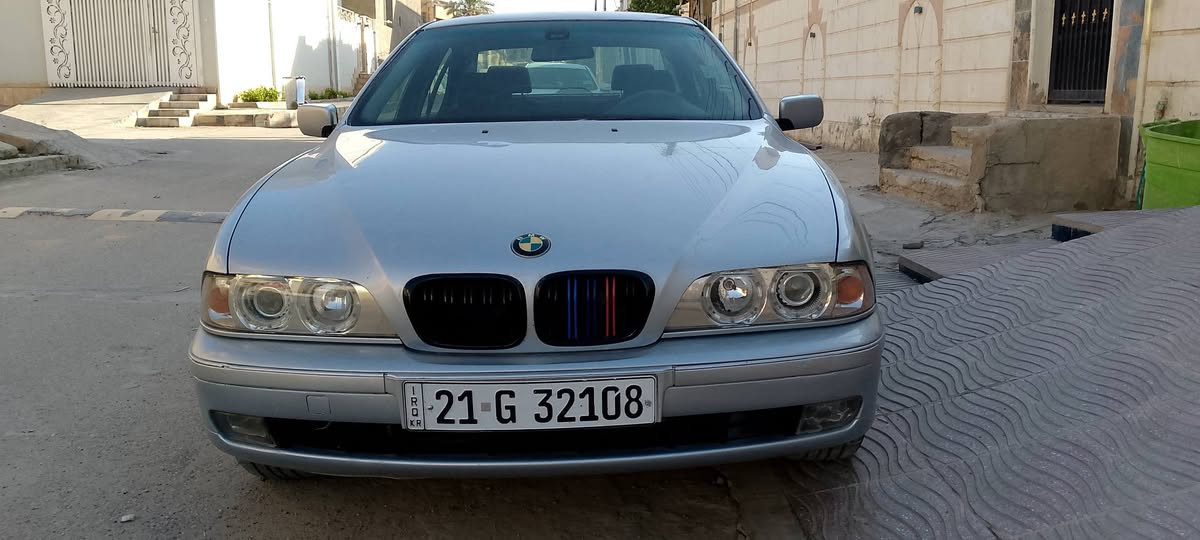 بي ام صقر موديل ٩٨
بلادية بيهة ٣قطع تقريبا صبغ اثر شخوط مكفولة من الحادث السيارة بلادية مو معمرة
رقم سليمانية سنوية بأسمي هزة جديدة 
كير تبترونيك دبل كير 
محرك ٥٢٥ مسكر تك فانوص المرغوب 
لايت حاجب 
تحكم ستيرن 
شاشة اندرويد 
كامرة
تبريد ثلج وية السويج
صدر جديد 
تخم تاير 
محرك وكير ممتازة
السيارة جاهزة من جميع النواحي 
السعر ٩٨
مكاني الرمادي
للاستفسار ***********
