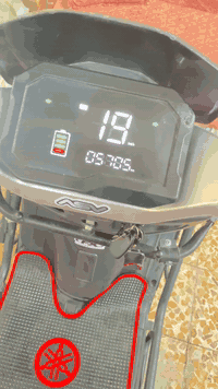 ماطور شحن وحش الكون 6بطاريت دبل مسطره
ملف 1500
السرعه 90 حقيقي
كهربائيات كلها شغاله شرط
ماطور اخو الجديد كلو شرط ما تصرف عليه درهم 
السعر 700 وبي مجال للطيبين 
مكاني الموصل جانب الأيمن قرب جسر الخامس 
***********
