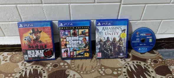 سلام عليكم ابلي 4 سلم للبيع ذاكرة 500 نظام اخر تحديث 13.02 نضيف مفتوح فقط للتنضيف تجي وتشوف بعينك وياه 3 جويستك و 4 العاب سابقا 5 كامل مكمل من كلشي السعر 325 وبي مجال مكاني بصره كرمة علي رقم واتساب ***********
