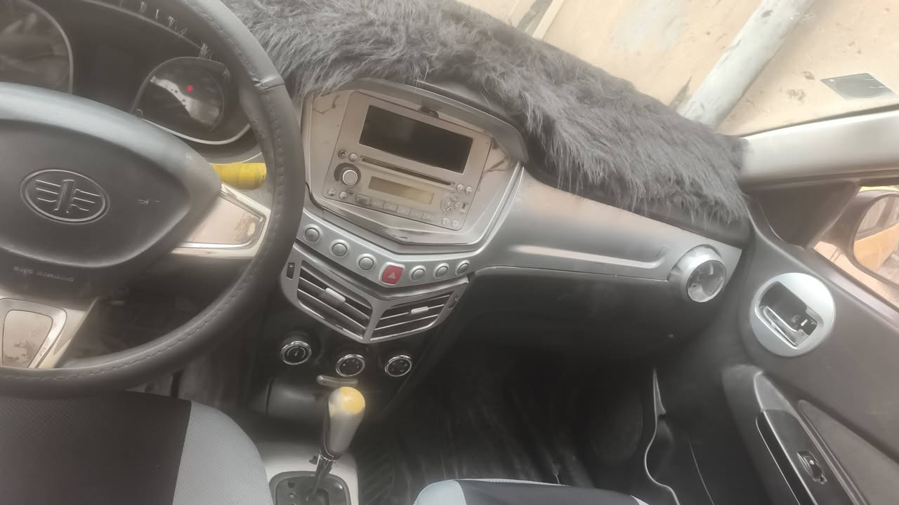 يالله فاو اولي ٢٠١٥ مكينه وكير كورله اوتماتيك  مكينه وكير مكفولات سنويه لل٢٠٣٠ ارقام انكليزي باقيات علاستلام سياره جاهزه  السياره كلش حلوه ترايك وين متريد عنوان السياره كوت السعر ٣٥ وبيه مجال للتواصل ***********
