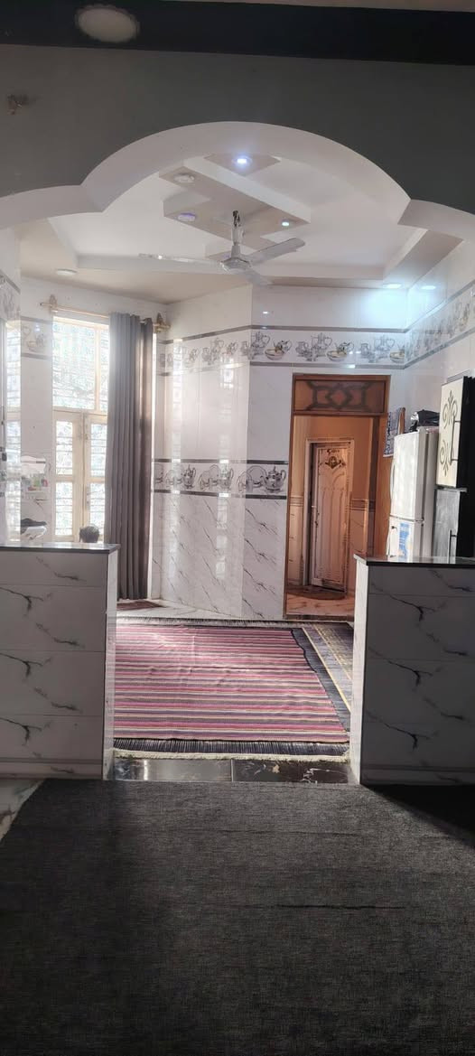 السلام عليكم دار البيع المساحه 250 متر ركن على شارعين بذاك الصوب بلقرب من فوج طوارء مقابيل  اسواق عقيل الكناني مسحوب علي سكان ***********
***********
