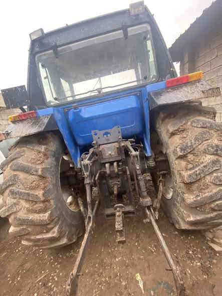 سەرەتا بەناوی خودا  تراكتور فيات بؤفرۆشتن مۆدیل 2003 گێر مەکینە اکسل بەشەرت  تەراکتۆرە کە  پارچەیە   رقم ***********
