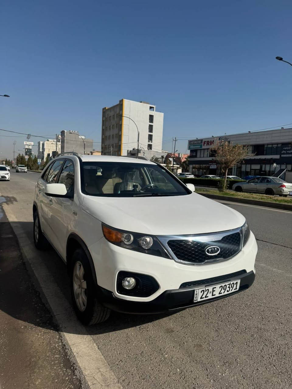 كيا.  سورينتو
موديل. ٢٠١٢
كير توماتيك
سياره. ٧ نفري واته ٣ مقعد
ويل كب بيلاد
بلاجكتور بيلاد
سياره كه كير مه كينه. كاره باي به شرت.  سياره كه به بي ليدرانه. نيو جاملغي بيشه وه سبوغه به بي ژووري واته داخلي بشرت. ارباك به شرت. جوار تايه تازه ي لو به سترايه سياره كه رقم هه زه سنوي ژينكه هه مووي نويه. به ناوي خومه.  رقم تلفون.     *********** أربيل, العراق
