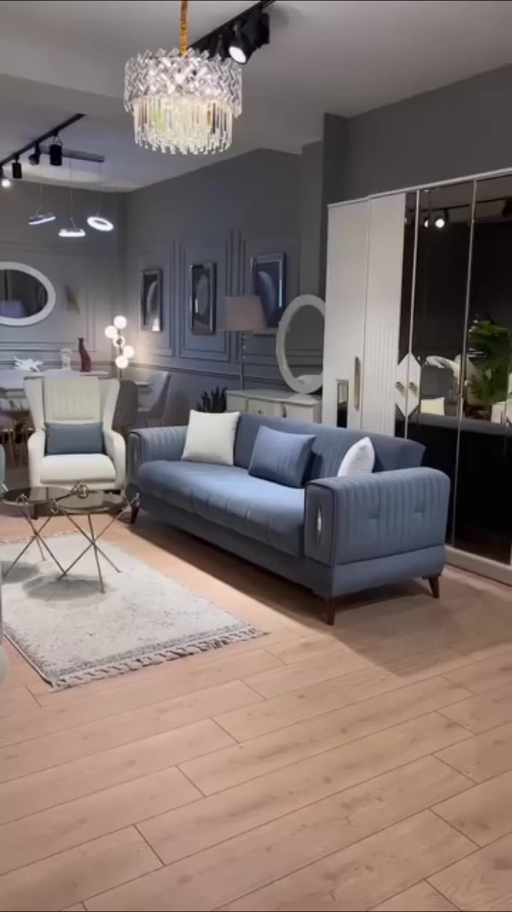 السلام عليكم تخفيض 🔻🔻🔻 دوشمه اي تخم مستعمل وتغير الموديل حسب الطلب ب اسعار مناسبه كلش وشغل نضيف مع ضمان العمل 
تفضل خاص على  تفاصيل  مكانه بغداد ندزلك صور للموديل الي تريده ونشتغله قماش تركي موجود قماش مبطن توصيل بغداد موجود 

***********
