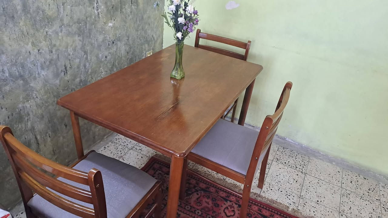 ميز طعام ٣ كراسي خشب صاج قياس ١١٥×٧٠ سعر ١٢٥ الف


**إذا كنت صاحب هذا الإعلان وتريد حذفه لأي سبب، رجاءا أرسل رسالة إلى الدعم الفني**