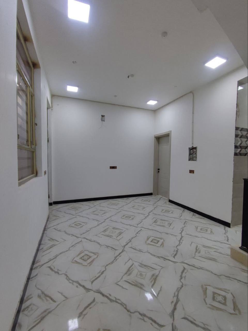 بيت 100 متر بالاسكان الصناعي بل 3000
شغل درجه اولى خدمات كامله شارع تبليط
البناء / طارمه استقبال وصاله وغرفه ومطبخ وصحيات داخليه وخارجيه ومنور
السعر والتفاصيل اتصل ***********
