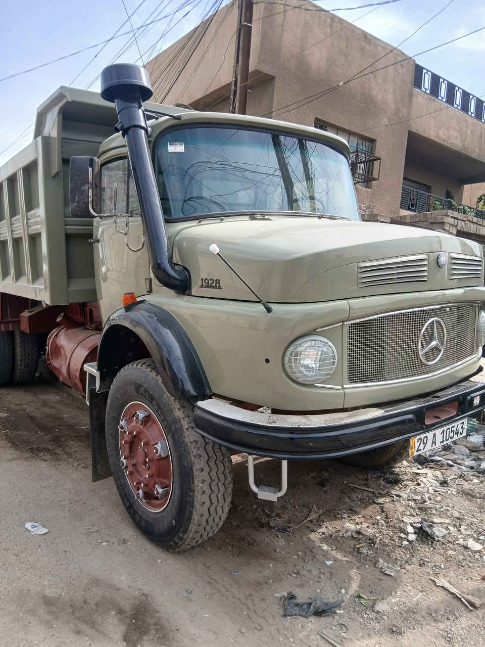 السلام عليكم قجمة للبيع ٨٢ كير تسعين مجوعة جيف تخم تاير سيارة جاهزةللشغل ***********

